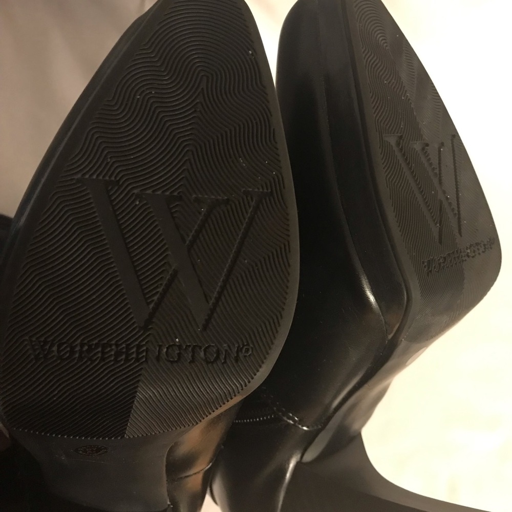 Boots - Picture 3 of 6